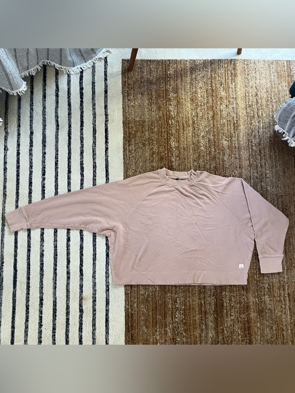 Vuori Sunnyside Organic Cotton Crew Neck Cropped Sweatshirt in Dogwood